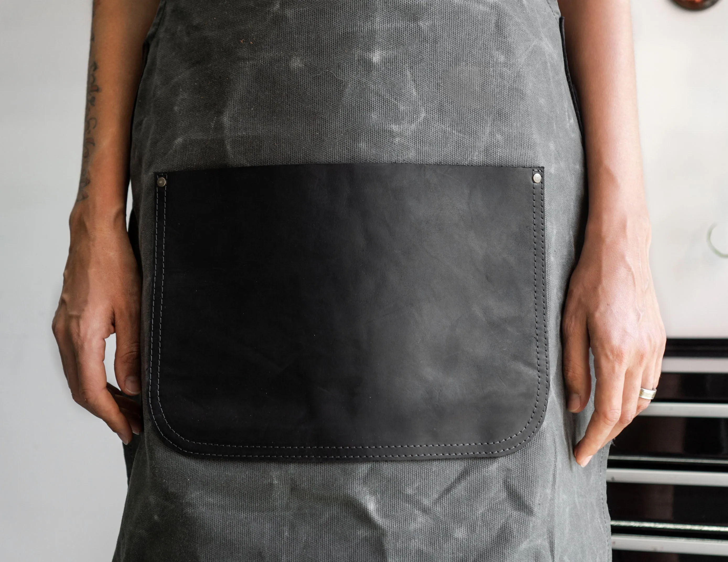 APRON - Waxed Grey Canvas & Black Leather | Handmade