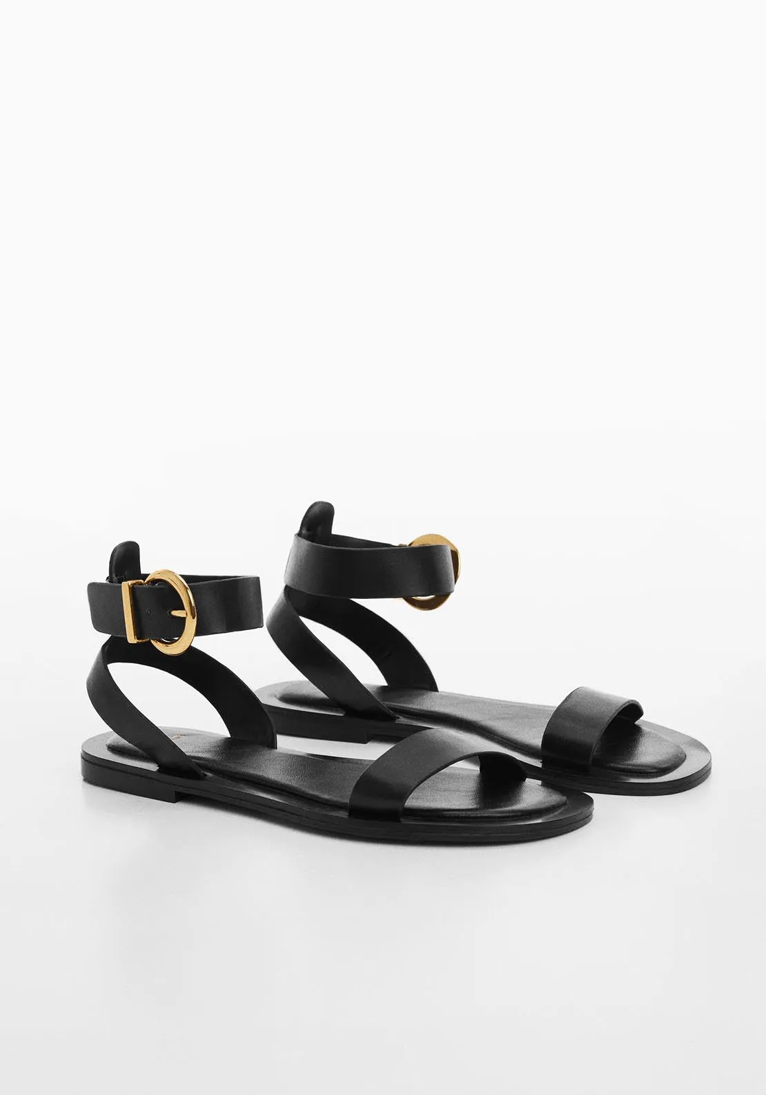 Buckle strap sandals