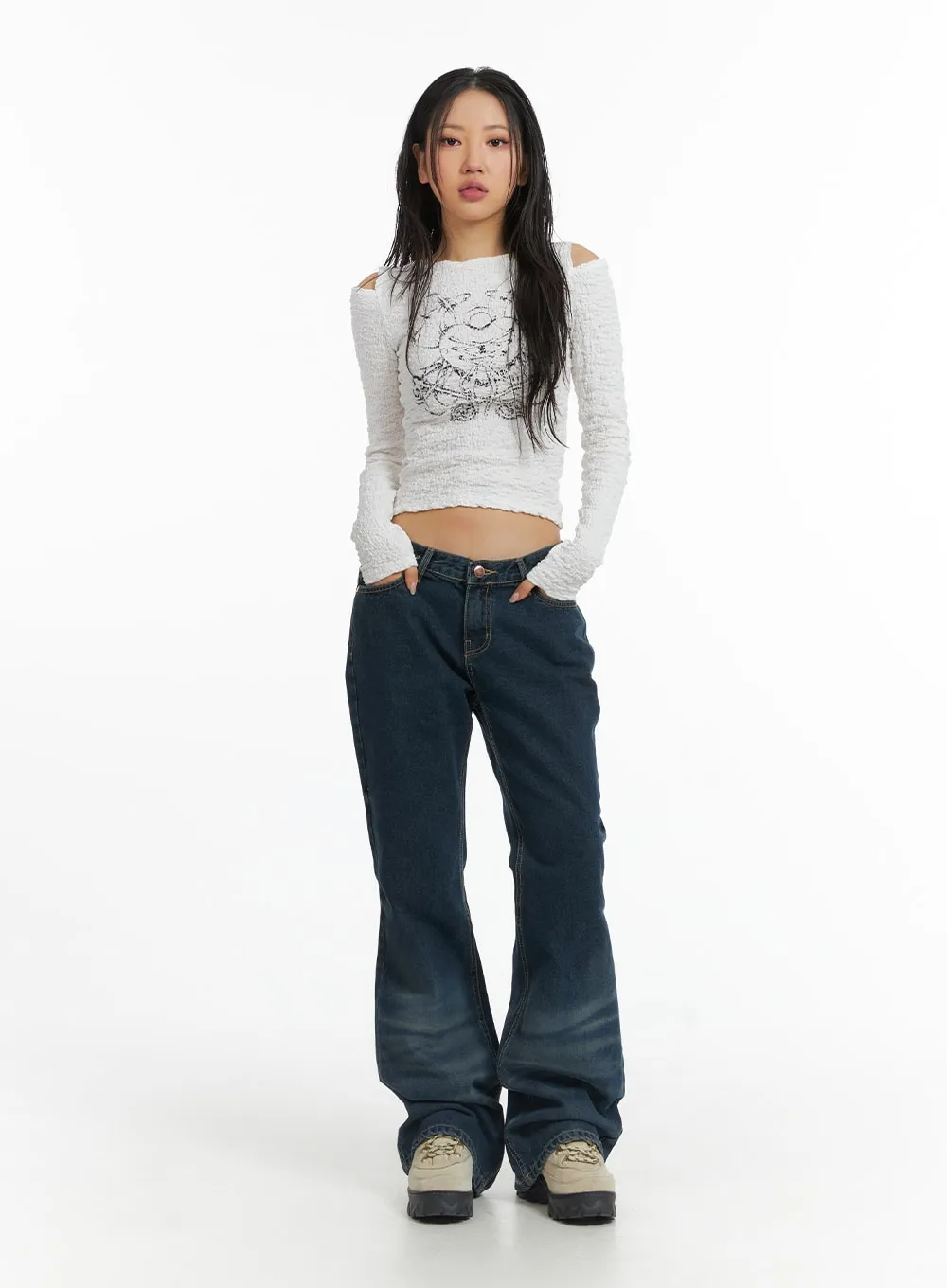 Low Waist Buttoned Flared Jeans CJ425