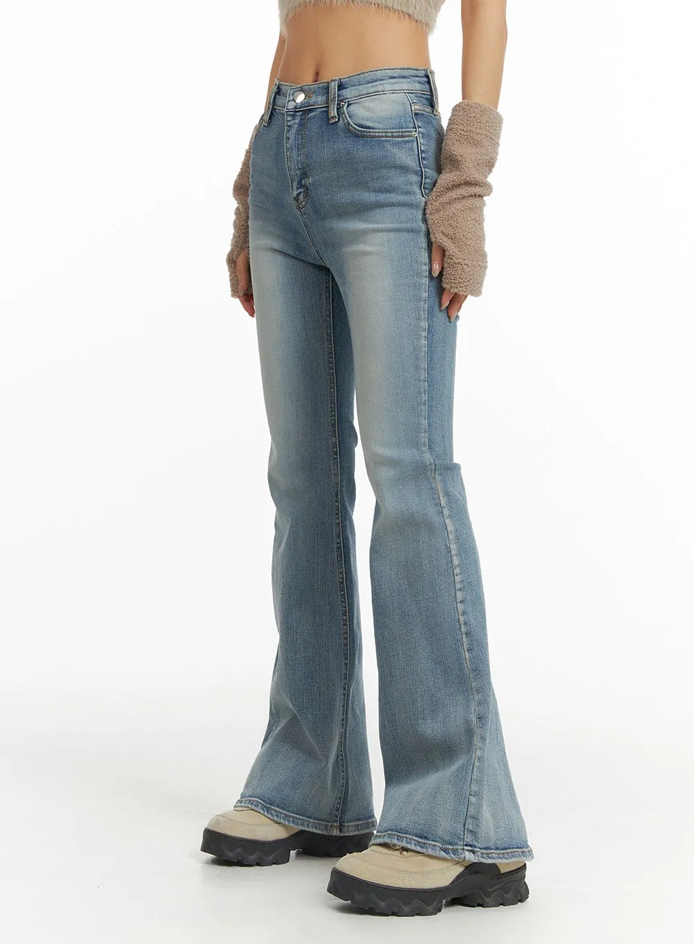 Mid Rise Solid Flared Jeans CJ429